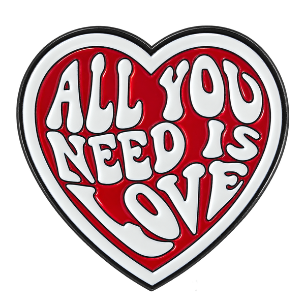 P7-3 All you need is love hartjespin – vrijstaande voorzijde