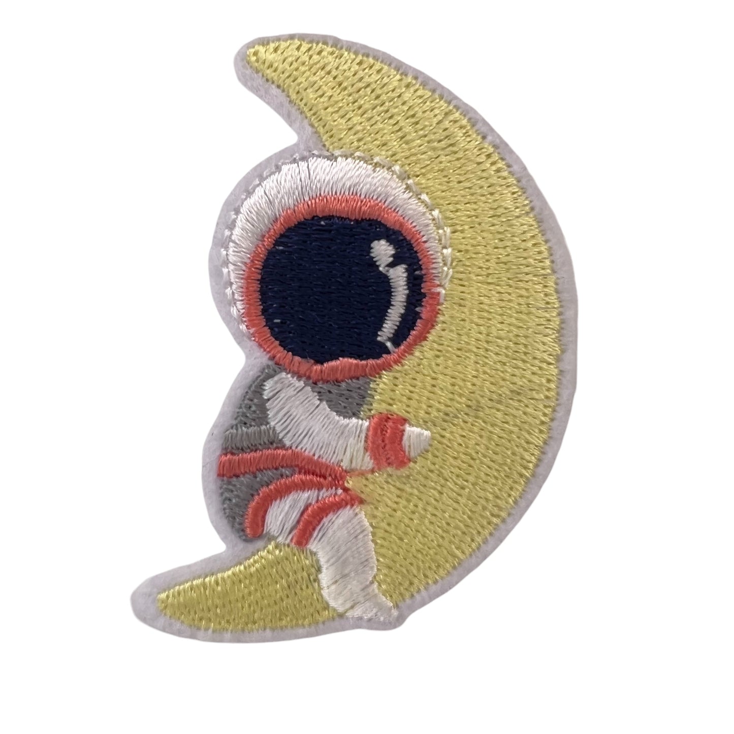 P0419-astronaut-die-op-de-maan-zit-patch.jpg