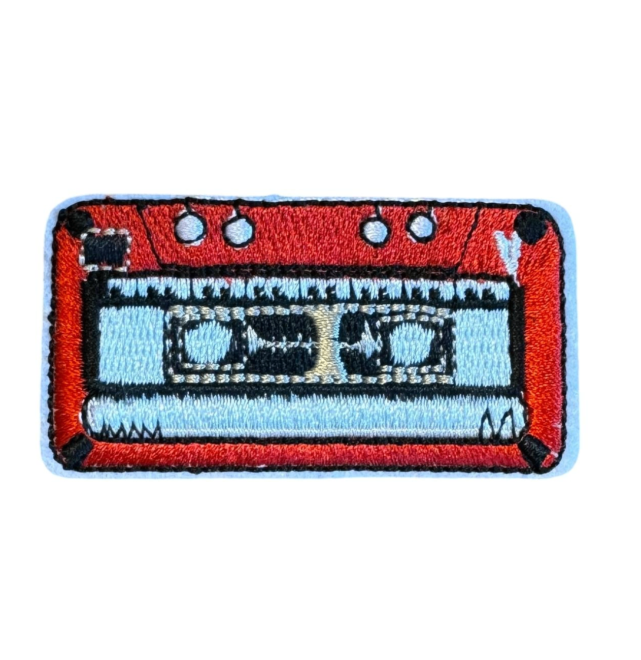 P0736-rood-met-wit-cassettebandje-patch