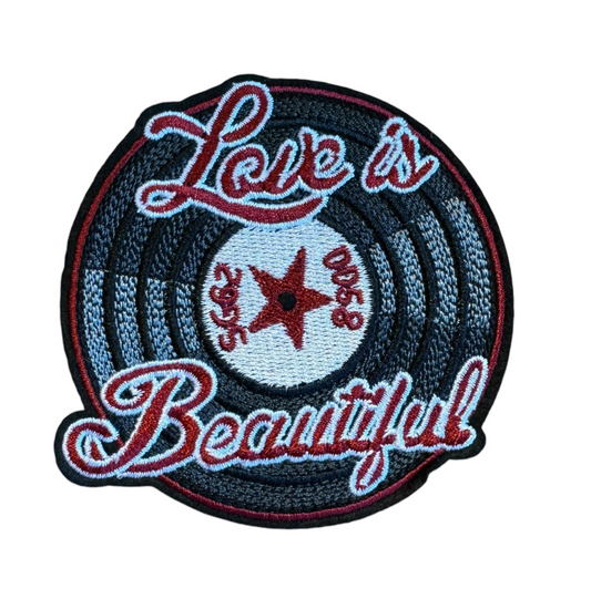 P0742-grammafoonplaat-met-de-tekst-love-is-beautiful-patch