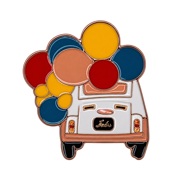 P1-30 Auto Met Balonnen Pin – voorkant