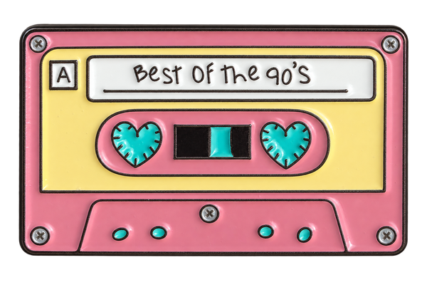 P2-6 Roze cassettebandje pin – voorzijde
