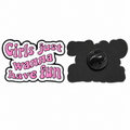 P3-8 Girls just wanna have fun pin – voorzijde en zwarte achterzijde met sluiting