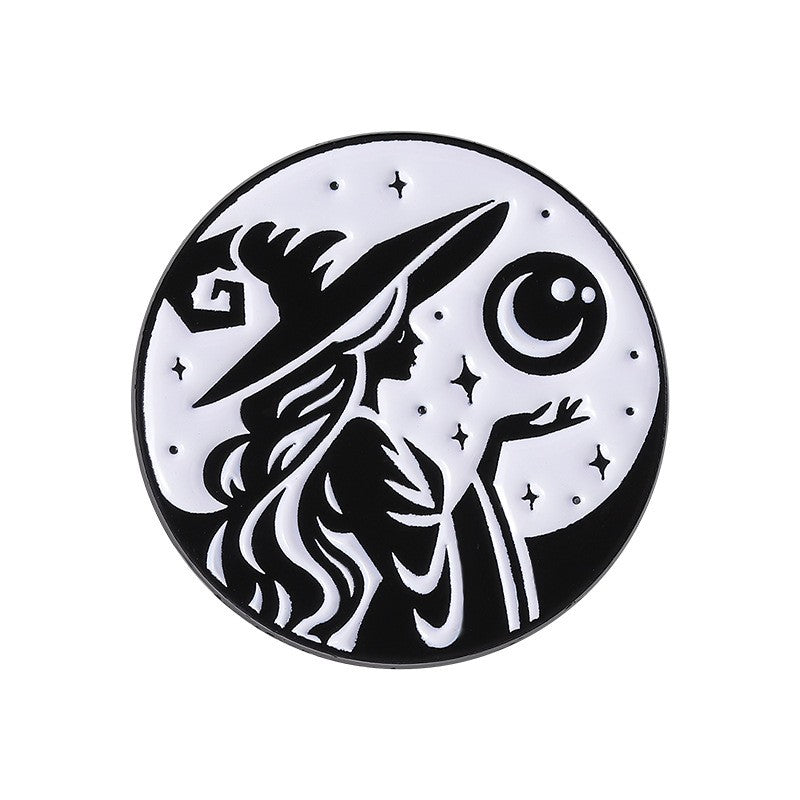P6-19-zwart-witte-heks-met-maan-pin