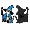 P6-24 pad met cape en tovernaarshoed pin, voor- en zwarte achterzijde op witte achtergrond