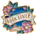 Blauw boek met paarse bloemen en wit lint met tekst Book Lover, voorzijde