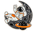 Pin P3-20: astronaut liggend op de maan, vrijstaand