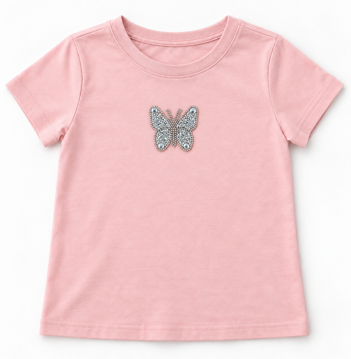 Zilveren vlinder strass patch van 6,2 × 6,2 cm op een roze shirt