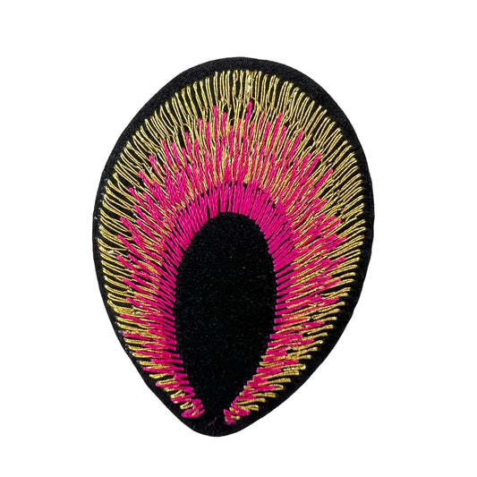 P0255-roze-met-gouden-pauwenoog-patch