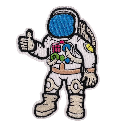 P0420-astronaut-met-zijn-duim-omhoog-patch.jpg