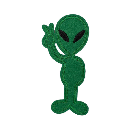 P0421-groene-alien-met-zijn-vingers-in-peace-teken-patch.jpg