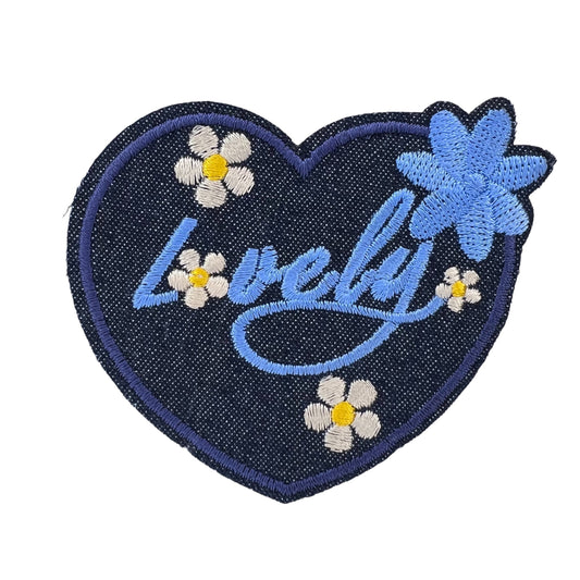 P0490-zwart-hart-met-blauwe-tekst-lovely-patch