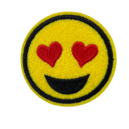 P0505-gele-emoji-met-rode-hartjes-ogen-patch