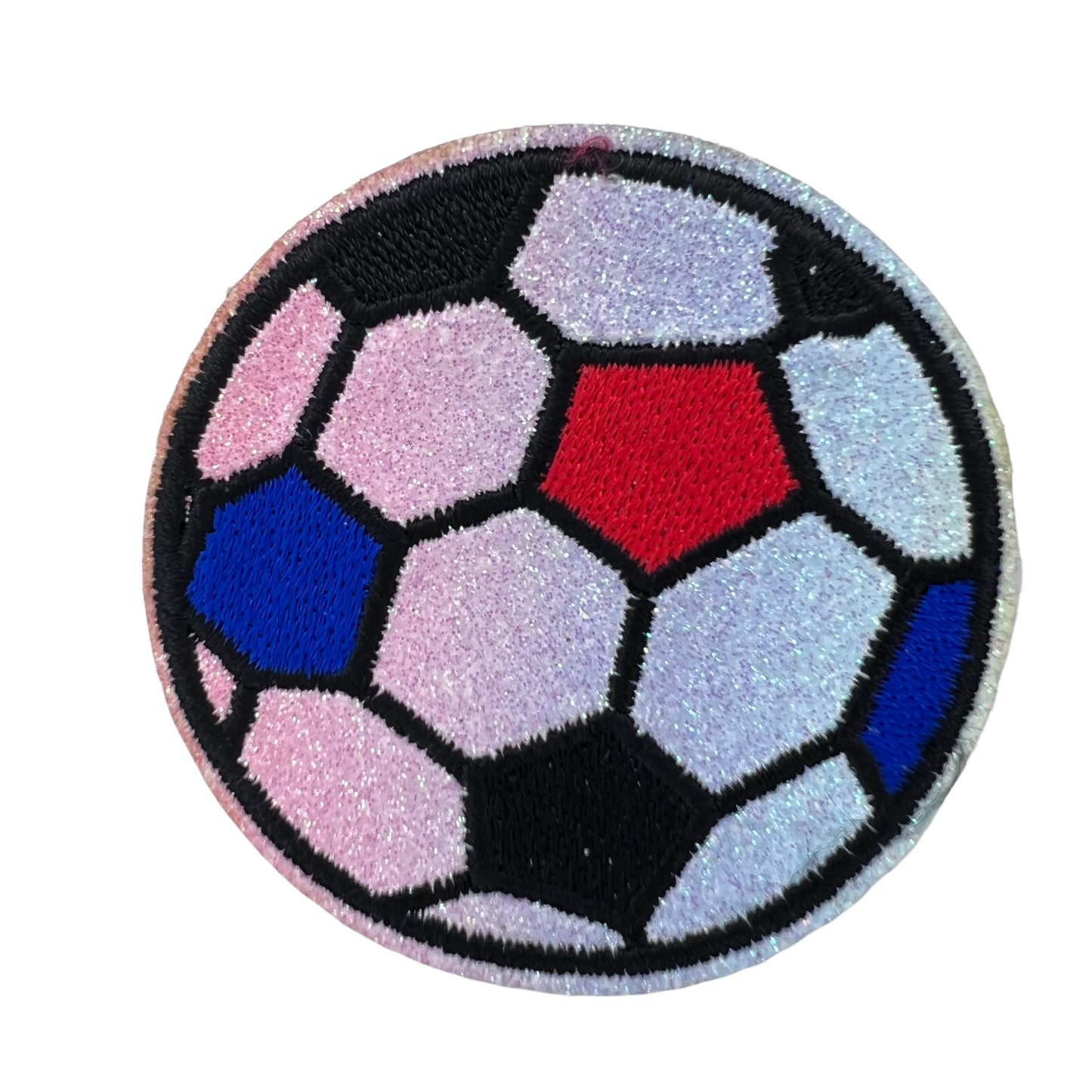 P0511-zwart-witte-voetbal-met-blauw-en-rood-patch