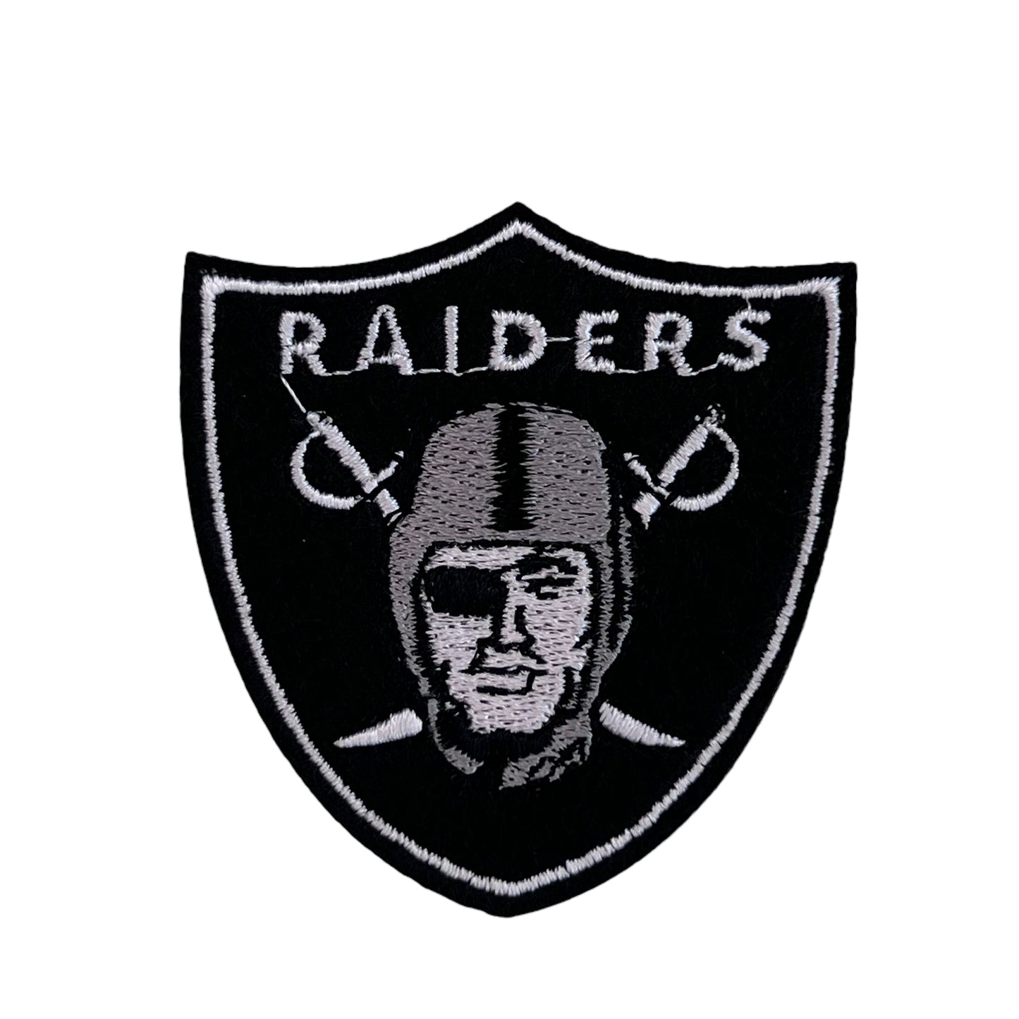 P0678-wit-zwarte-raiders-patch